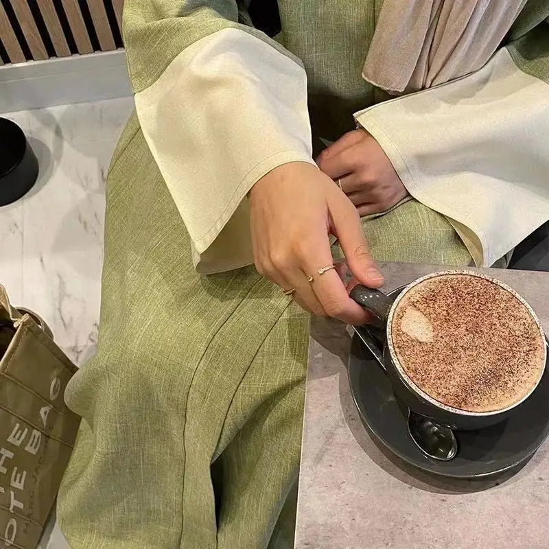 Noor – Minimalistische Abaya van Luchtig Linnen