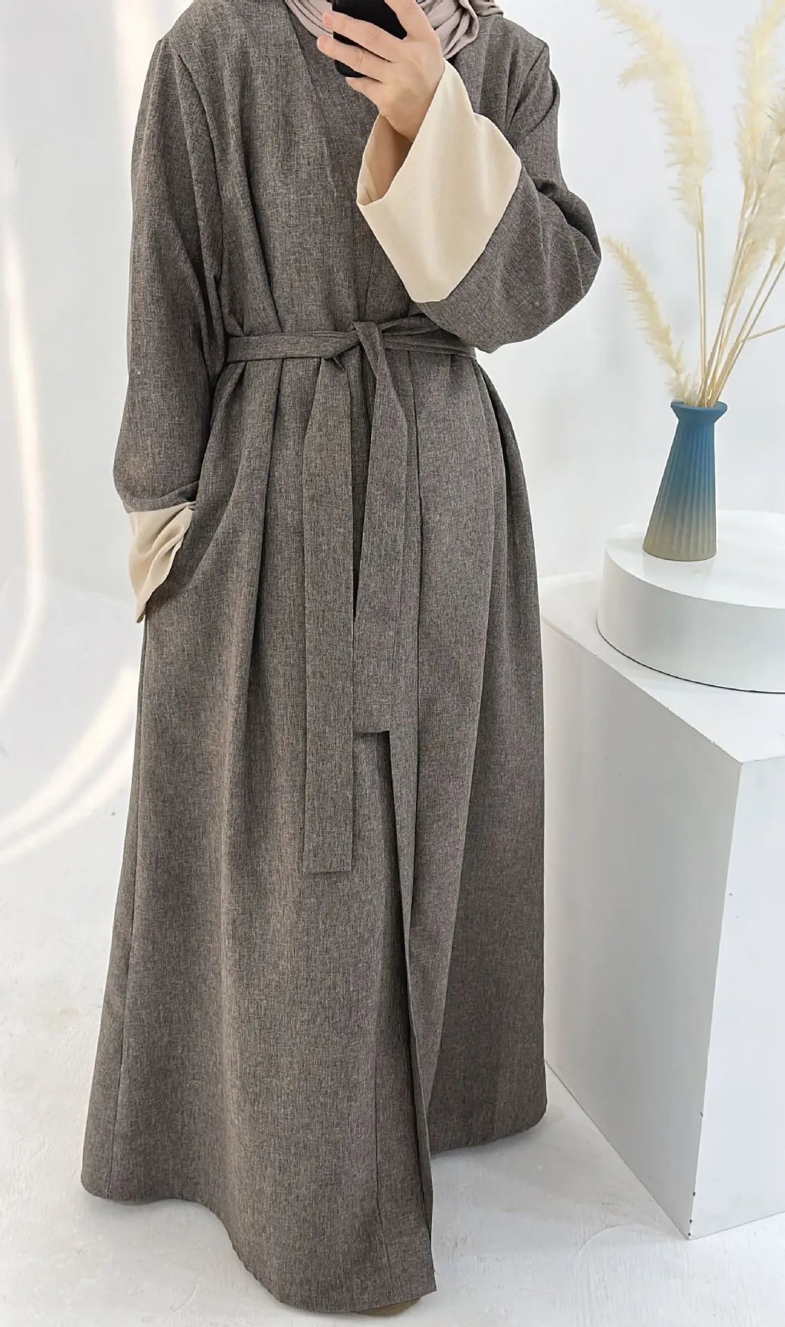 Noor – Minimalistische Abaya van Luchtig Linnen